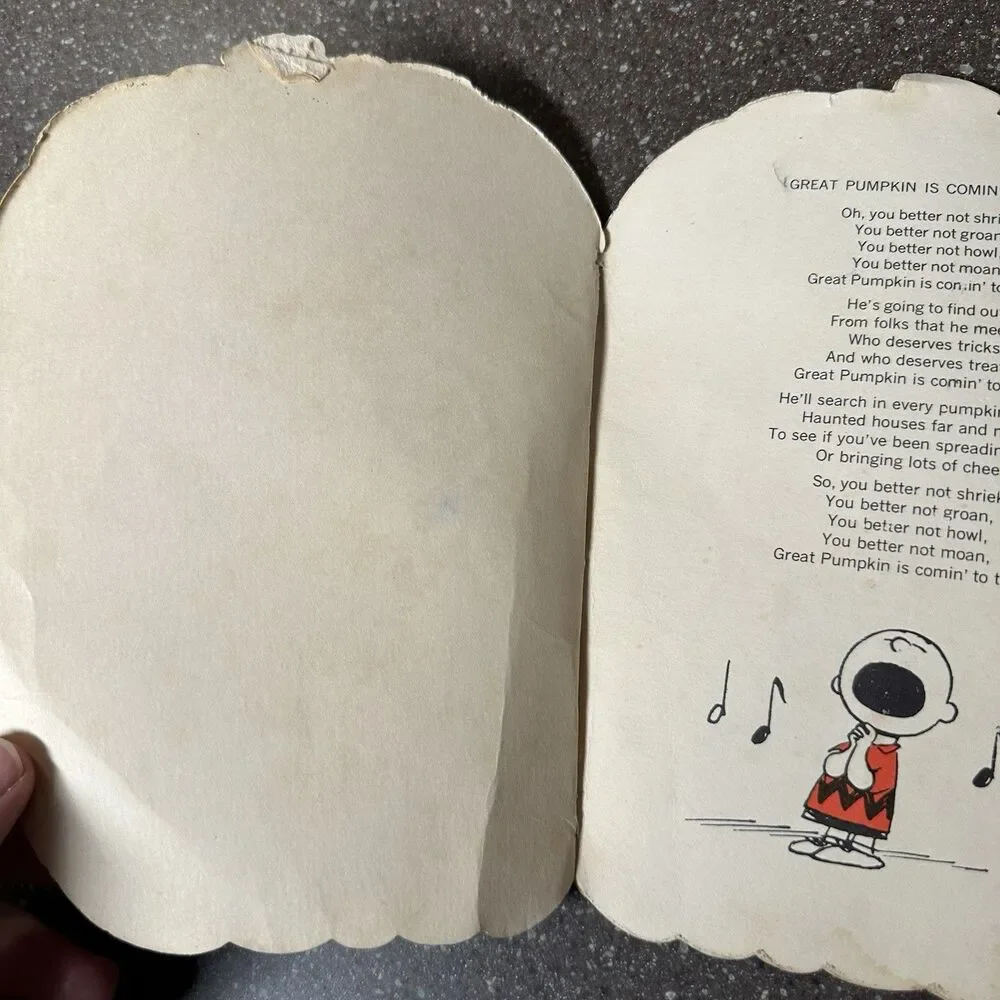 Peanuts Halloween Lot – 2011 Trick or Treat Tin + Vintage Pumpkin Carols Book